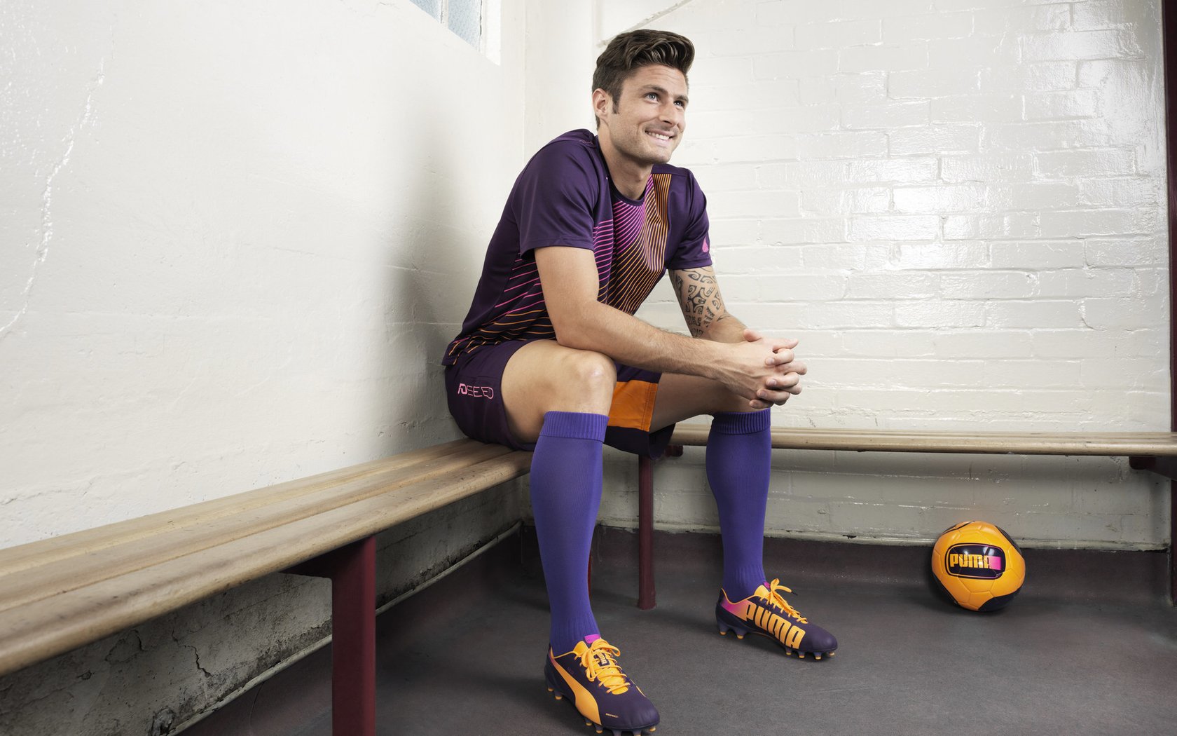 足球焦点战曼联主场力克切尔西，曼联对切尔西比赛分析